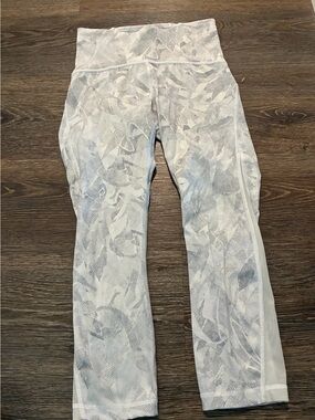 lululemon athletica Light Gray Printed Capri Leggings